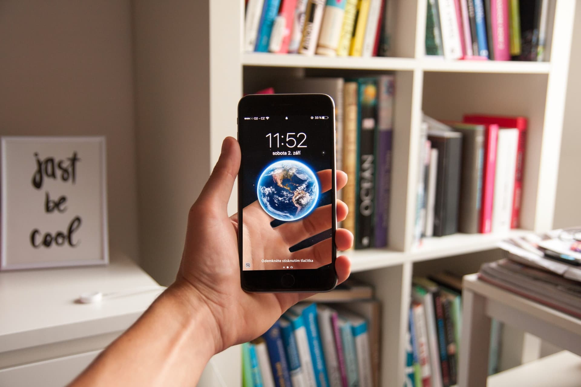 AR in Mobile Apps: A Comprehensive Guide